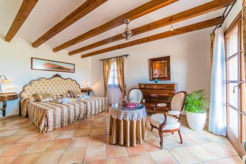 Arta Villa Sleeps 8 Pool Air Con Wifi
