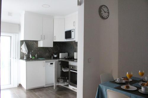 Metro & Beach Apartments
