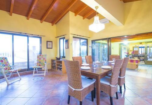 Xabia Villa Sleeps 12 Pool