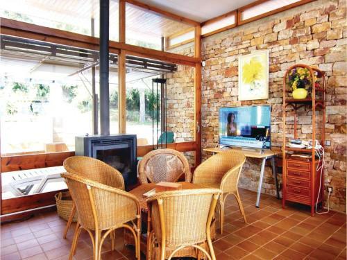 Six-bedroom Holiday Home In Begur