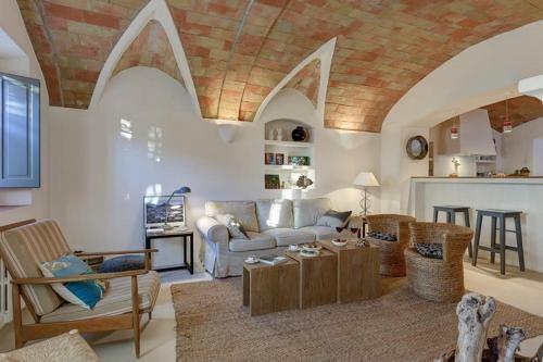 Begur Villa Sleeps 9 Pool Wifi T769410