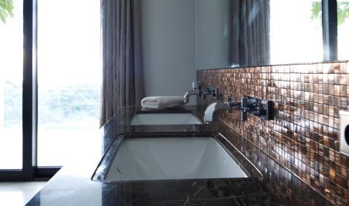 Benahavis Villa Sleeps 12 Pool Air Con Wifi