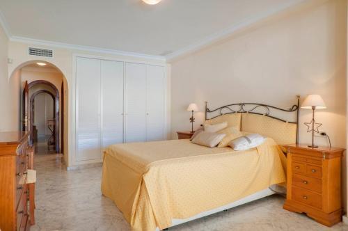 Apartamento Benalmadena Harbour 2br W/ Rooftop Pool