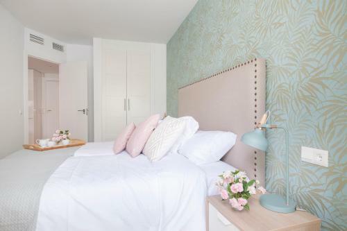 Luxury Frontal Sea 1 Bedroom Apartment Stylish