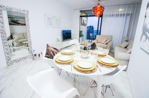 Beach Apartment In Sunset Drive, Benidorm