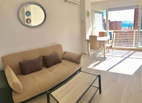 Modern Apartment In Av Mediterraneo