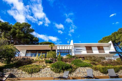 Villa Maximo