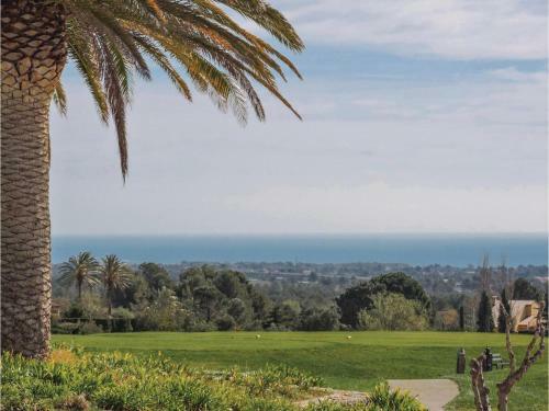 Three-bedroom Holiday Home In Bonmont