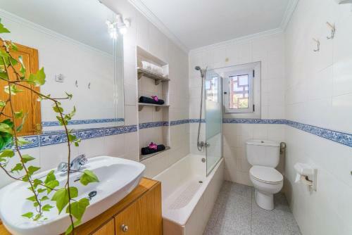 Buger Villa Sleeps 8 Pool Wifi