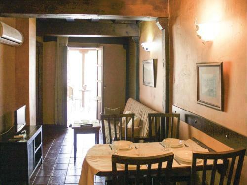 Two-bedroom Apartment In Cabezuela Del Valle