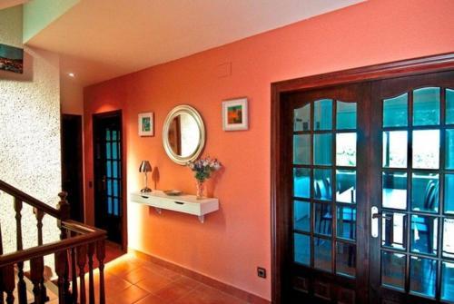 Cabrils Villa Sleeps 8 Pool Wifi