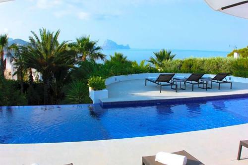 Cala Bassa Villa Sleeps 12 Pool Air Con