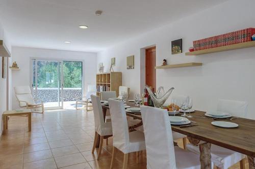 Cala Blanca Villa Sleeps 7 Pool Wifi