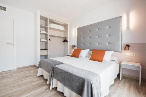Apartamentos Oasis Sa Tanca