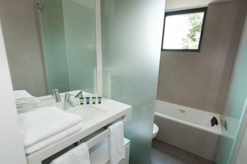 Hotel Holiday Rentals At Pga Catalunya