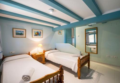 Calpe Villa Sleeps 20 Pool