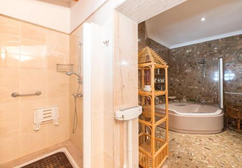 Calpe Villa Sleeps 20 Pool