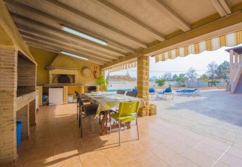 Calpe Villa Sleeps 8 Pool