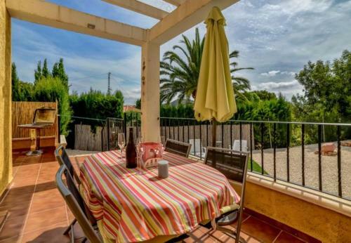 Calpe Villa Sleeps 6 Pool
