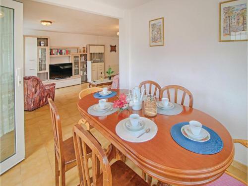 Six-bedroom Holiday Home In Calpe