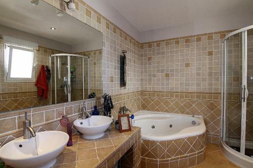 Exclusive 4 Bedroom Bungalow