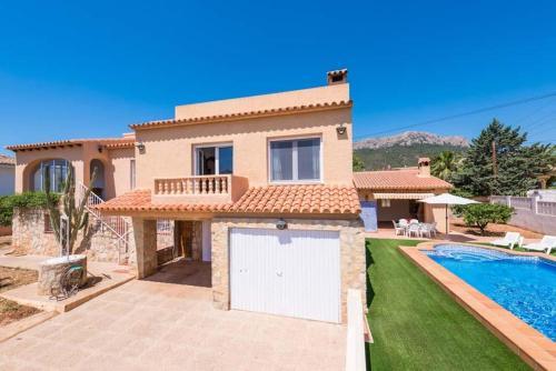 Calpe Villa Sleeps 8 Pool Air Con Wifi