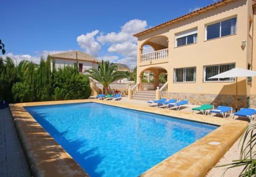 Calpe Villa Sleeps 16 Pool