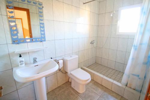 Calpe Villa Sleeps 9 Pool Air Con Wifi