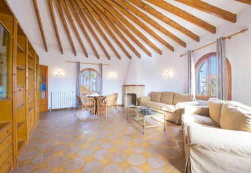 Calpe Villa Sleeps 12 Pool T713791