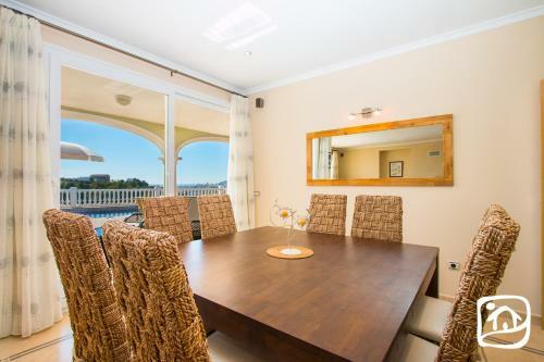 Abahana Villas The Sun