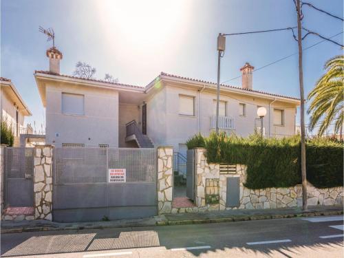 Two-bedroom Holiday Home In Cambrils