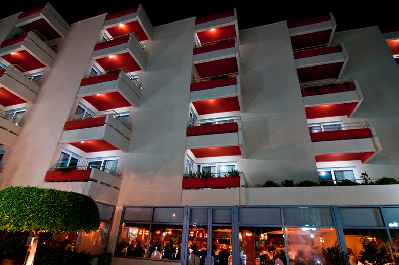 Oasis Hotel Apartments