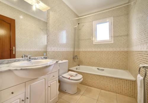 Casas De Torrat Villa Sleeps 14 Pool