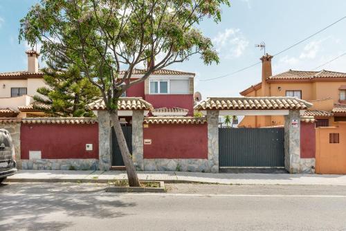 Villa Marty - S�lo Mayores De 25 A�os