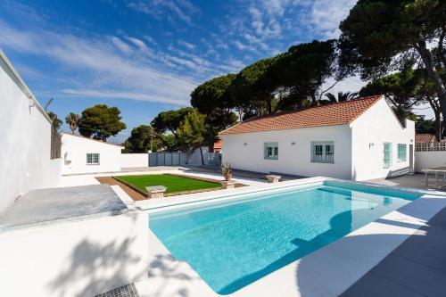 Chalet En Chiclana - "la Morri�a"