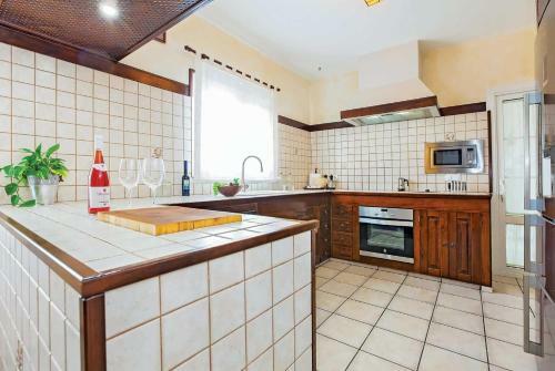 Conil Villa Sleeps 6 Air Con Wifi