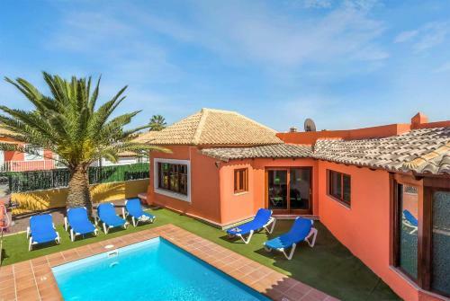 Corralejo Villa Sleeps 4 Pool Air Con Wifi