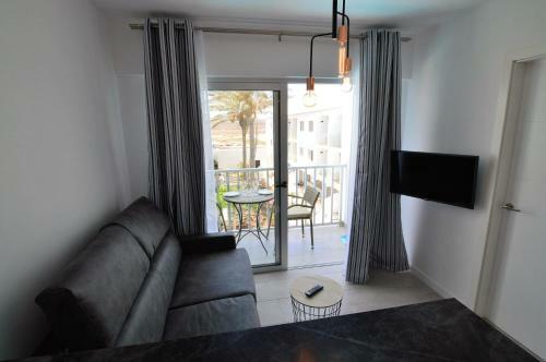 Corralejo Seaside Apartment With Pool