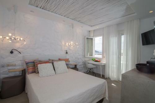 Spiros Hotel