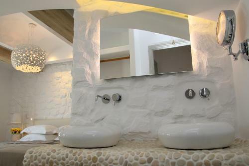Spiros Hotel