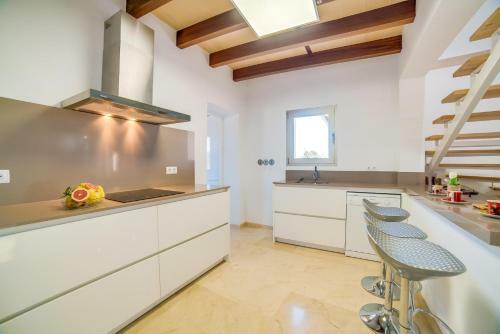Costitx Villa Sleeps 8 Pool Air Con Wifi