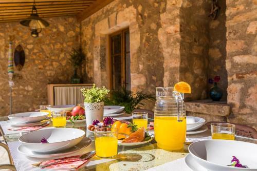 Costitx Villa Sleeps 6 Pool Air Con Wifi