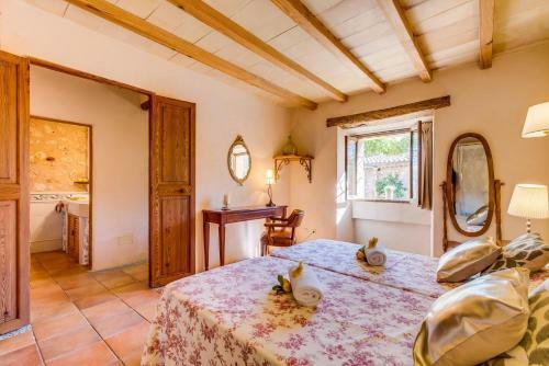 Costitx Villa Sleeps 8 Pool Air Con Wifi