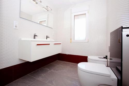 Villa Prime Holidays, Las Rotas
