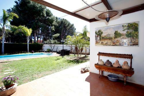 Villa Prime Holidays, Las Rotas