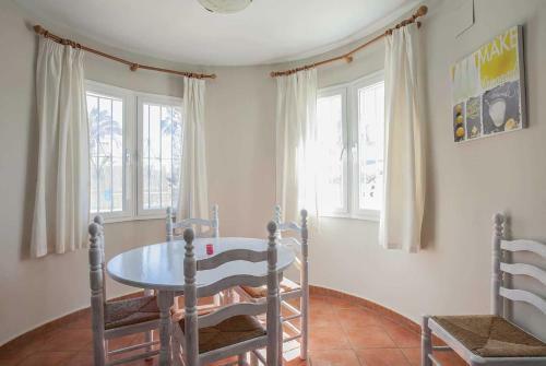 Torrecarrals Villa Sleeps 6 Air Con Wifi