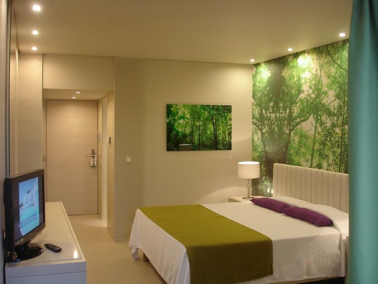 Hotel Eden Roc Resort