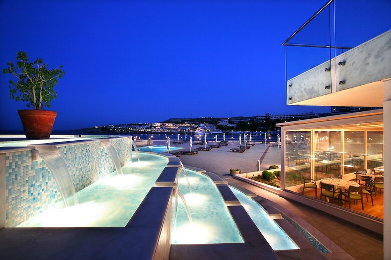 Hotel Eden Roc Resort