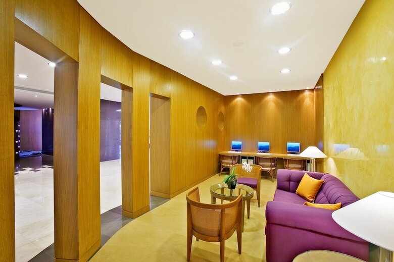 Hotel Eden Roc Resort