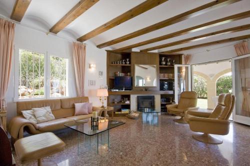 Denia Villa Sleeps 4 Pool Air Con Wifi